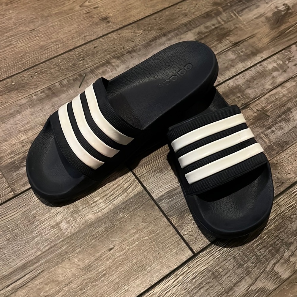 Men’s Size US 10 Adidas Slides Navy and White